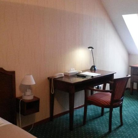 דול Hotel De La Cloche מראה חיצוני תמונה