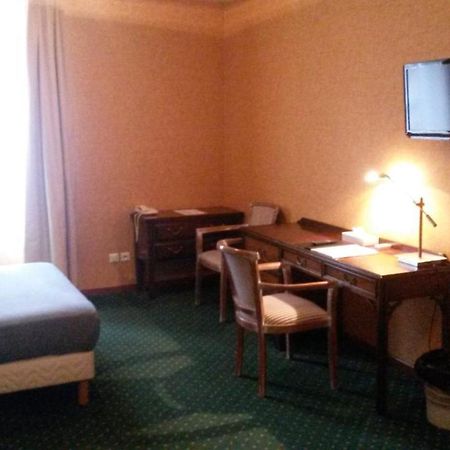 דול Hotel De La Cloche מראה חיצוני תמונה