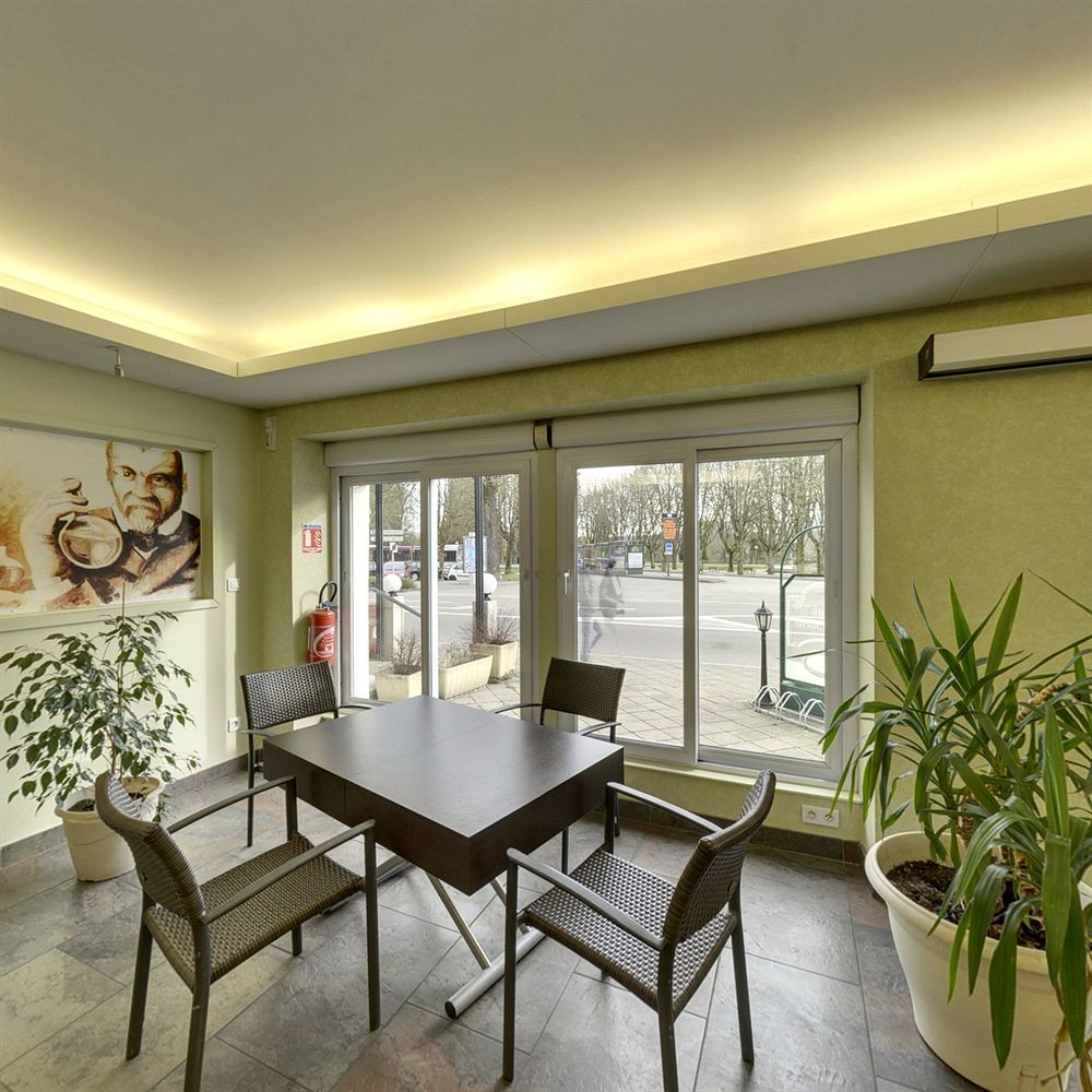 דול Hotel De La Cloche מראה חיצוני תמונה