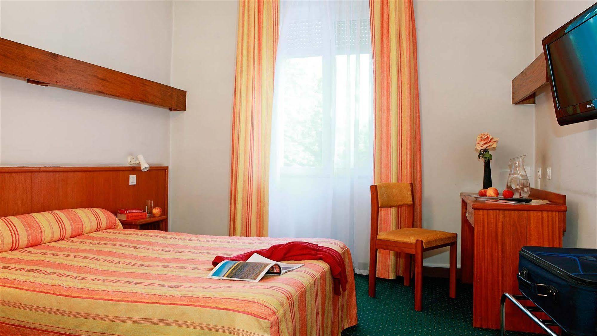 דול Hotel De La Cloche מראה חיצוני תמונה