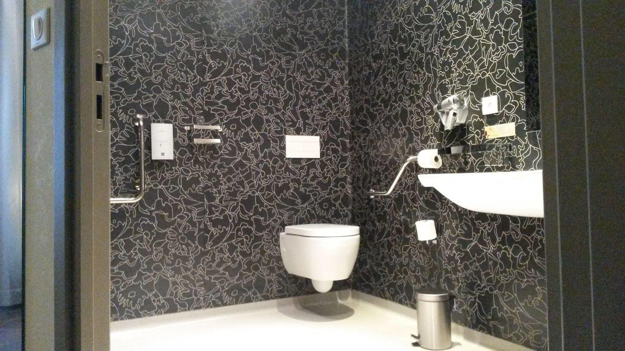 דול Hotel De La Cloche מראה חיצוני תמונה