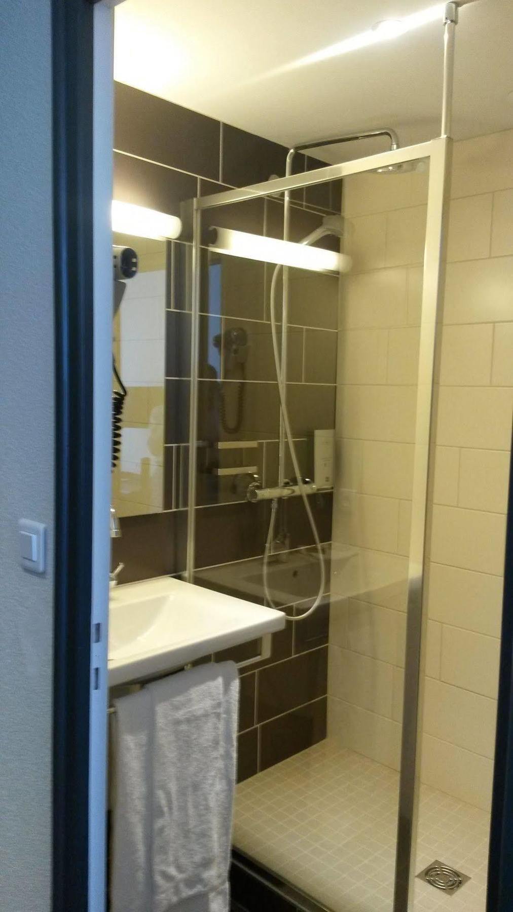 דול Hotel De La Cloche מראה חיצוני תמונה