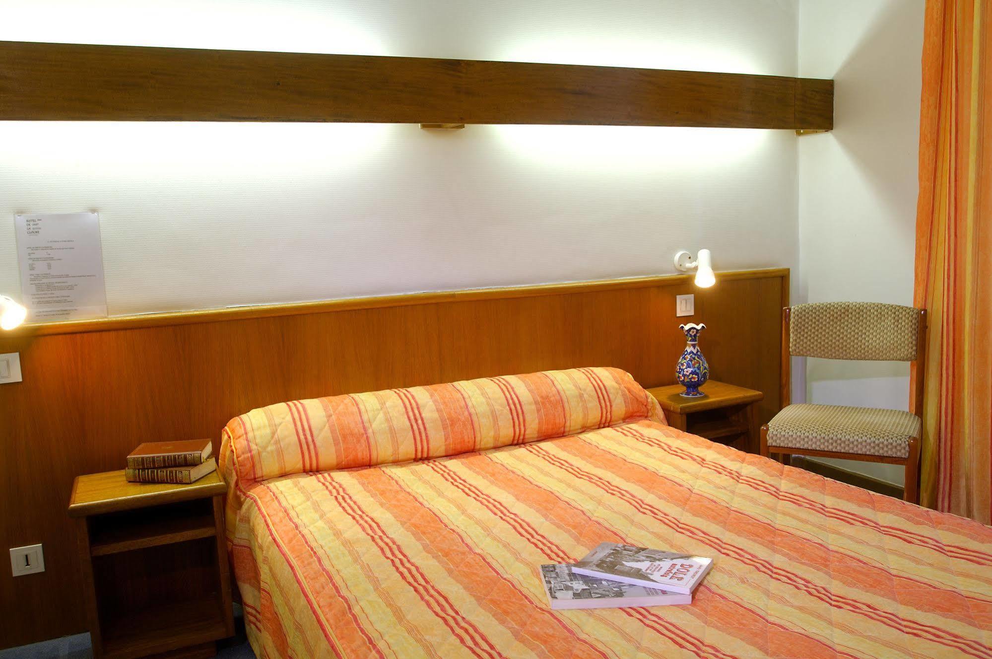 דול Hotel De La Cloche מראה חיצוני תמונה
