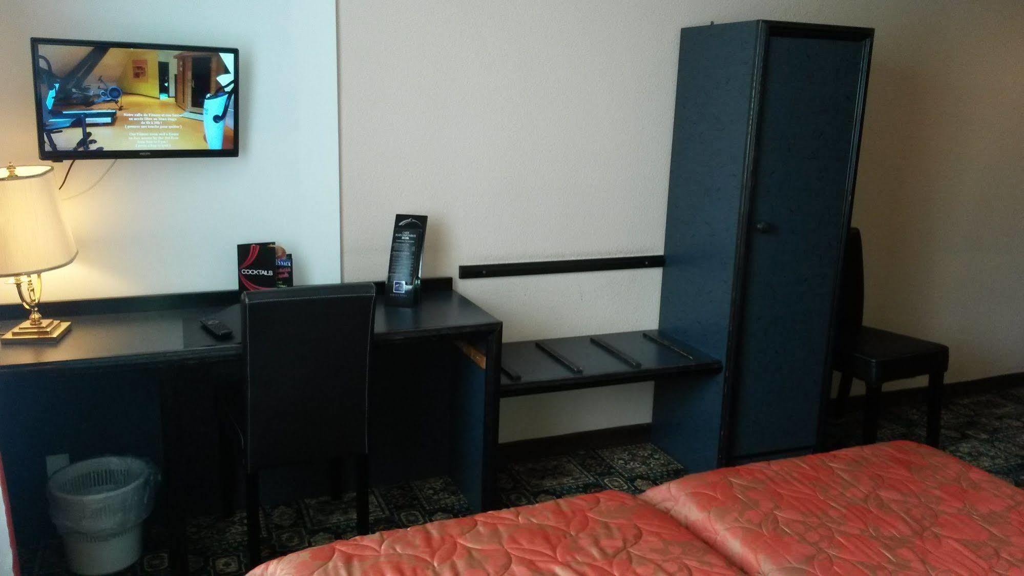 דול Hotel De La Cloche מראה חיצוני תמונה
